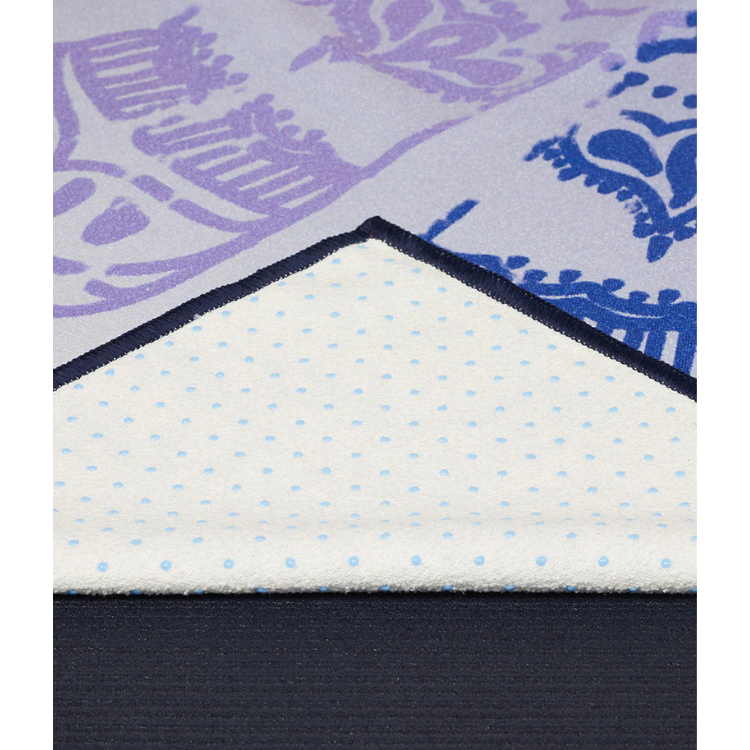 Manduka Yogitoes Skidless Yoga Mat Towel 3.0 - Nouveau Zig Zag – Yogamatters